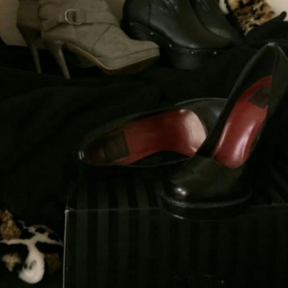 Grey suede zip up knee high boots - Picture 6 of 7